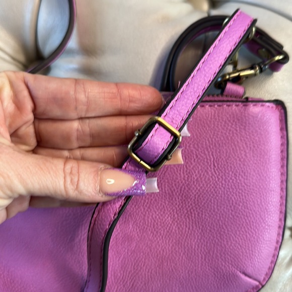 💗Joy Susan Vegan Leather Small Purse Shoulder/Wristlet Pinkish Purplish Color💗 - Picture 4 of 12